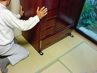 畳の上の家具の移動１