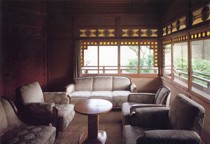 遠山記念館の洋風応接間